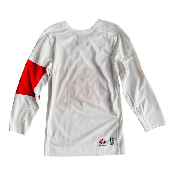 IIHF Team Canada ‘14 Olympic NIKE White Hockey Jersey Women's Size: XS - Picture 7 of 7